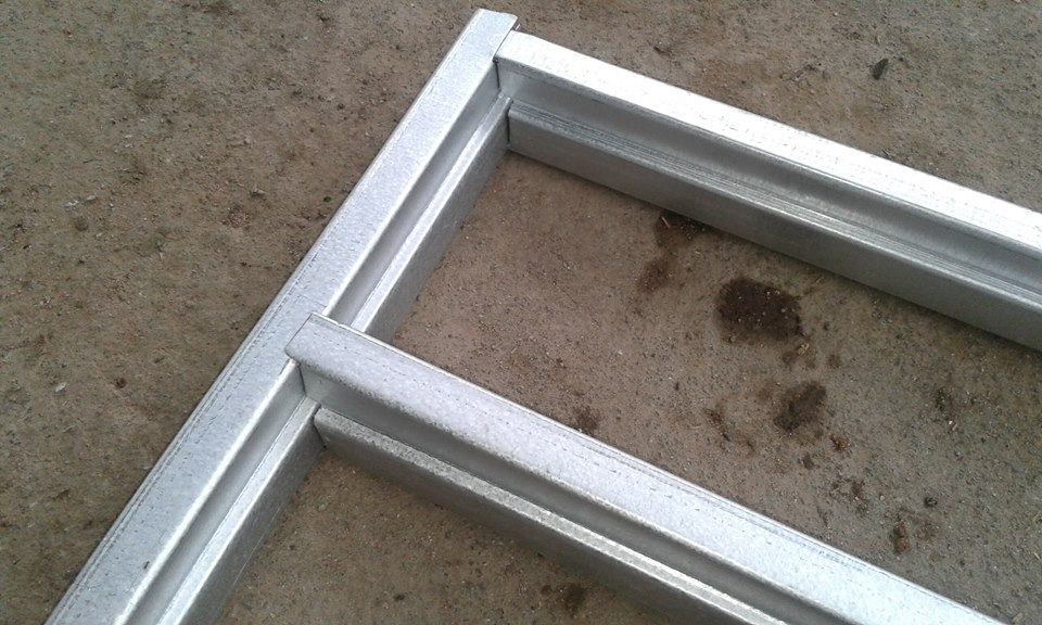 Kusen Besi Anti Rayap