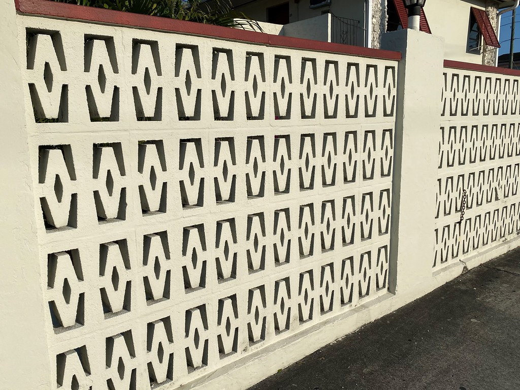 Pagar Roaster Beton: Keindahan yang Terwujud dalam Kekuatan