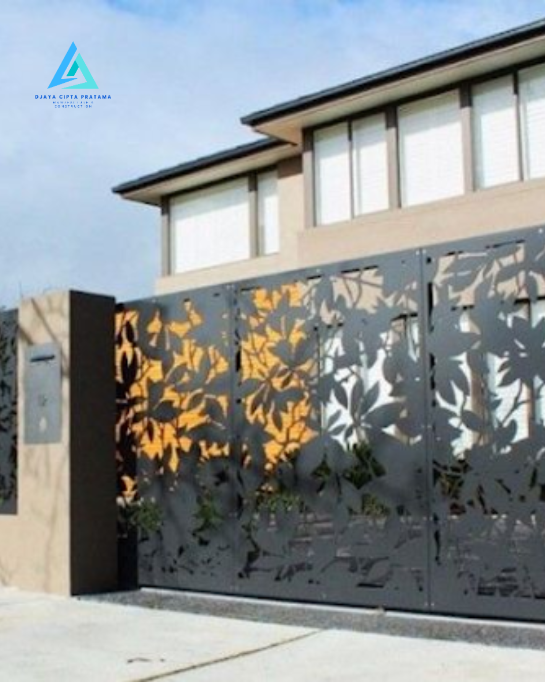 Pagar Besi Rumah Motif Flora dan Fauna